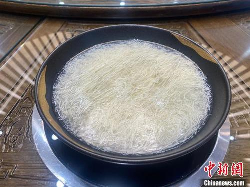 文思豆腐。中新网记者 崔佳明 摄