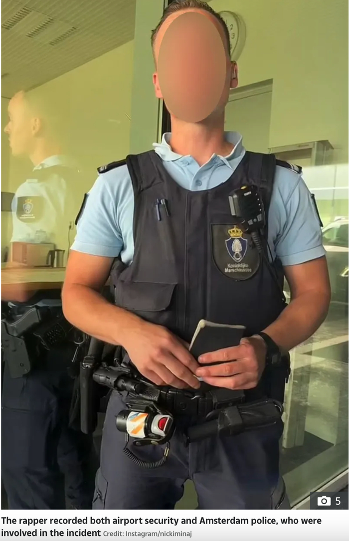 米娜拍下的阿姆斯特丹警察