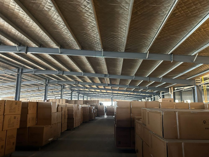 （双彬仓库内等待发往海外的钢制产品包裹/欧雪）