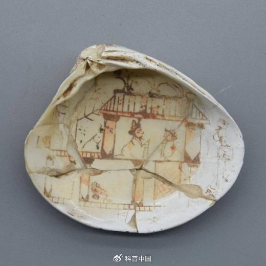 临淄出土贝壳画（图片来源：山东省文物考古研究院 ：《临淄徐家村南墓地M32 发掘简报》，《海岱考古》，2023年第1期）