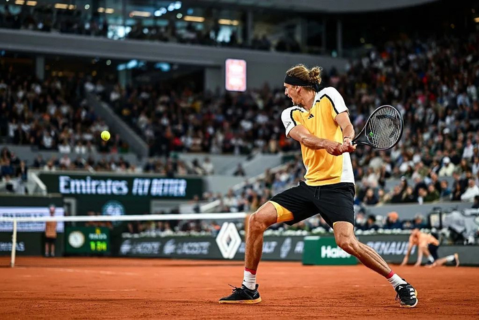 △5月27日，2024法网男单首轮，与纳达尔对阵的兹维列夫。