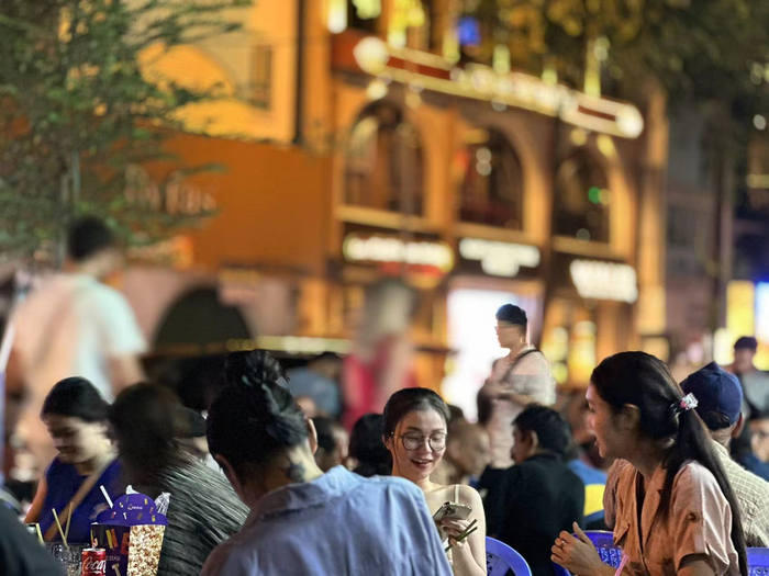 在胡志明市，人们的工资虽然不高，但每隔几年就会上调。（图源：时代周报记者 刘沐轩/摄）