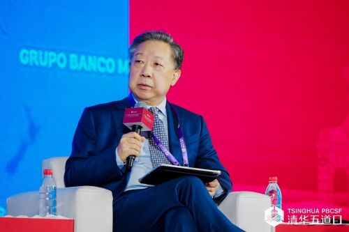 中央财经大学国际金融研究中心主任张礼卿