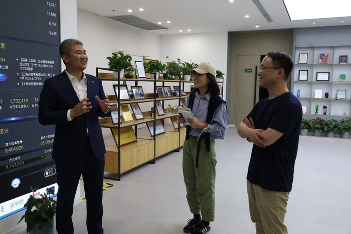 　　苏州盖雅信息技术有限公司创始人章新波接受记者采访 刘琨 摄