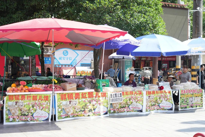 售卖瓢儿馍的摊位。（本文图片由汉中市略阳县融媒体中心提供）