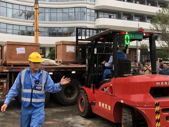 首单“零关税”硼中子设备运抵博鳌乐城。记者苏桂除摄