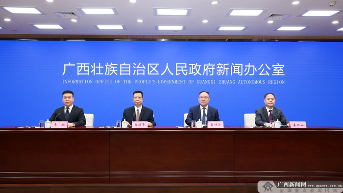 新闻发布会现场。记者 王希 摄