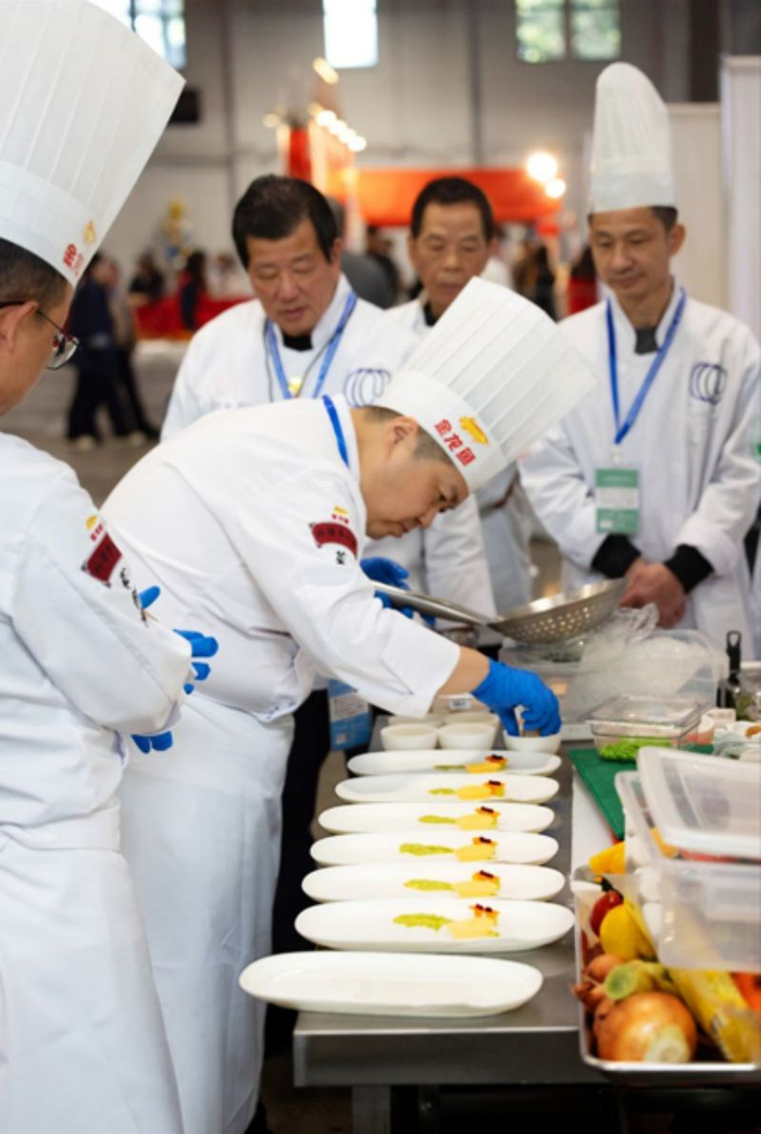 中国烹饪大师,上海工匠,金龙鱼中华名厨队顾问沈巍总结道:"我们将菜品