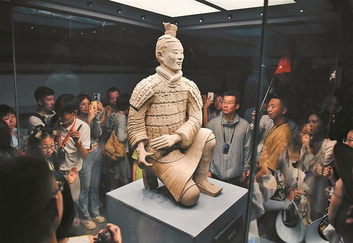 跪射俑是秦兵马俑二号坑遗址的“明星”展品。 新华社发