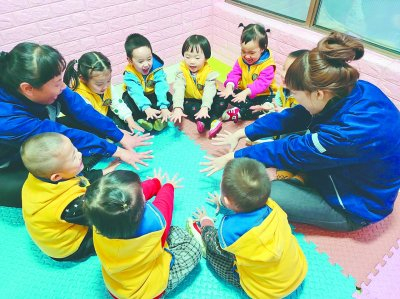 齐都药业托育中心活动。
