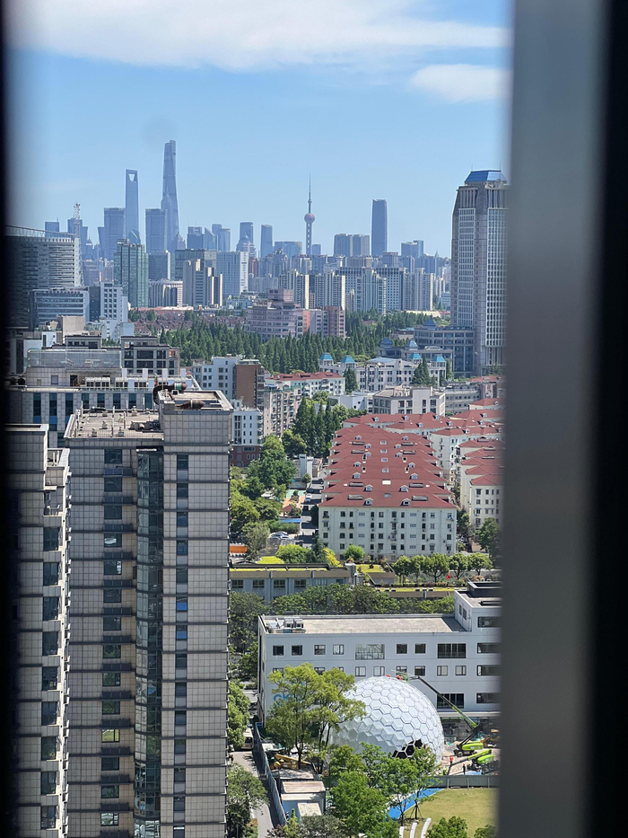 研究院窗外。本文图片 澎湃新闻记者 朱奕奕 摄