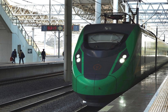 ▲ 配图与实际线路运行车型无关