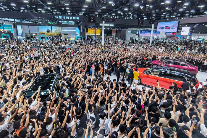 图片来源：鸿蒙智行