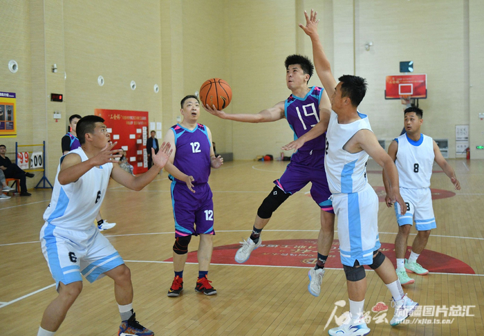 乌鲁木齐市2024职工运动会篮球比赛决出8强