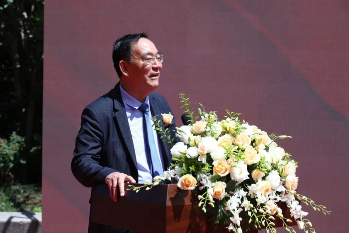 上海市社会医疗机构协会会长闫东方致辞