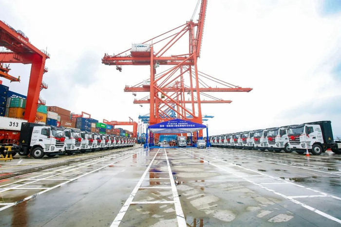 招商港口华南营运中心于 2022 年末完成 66 台新能源拖车更替