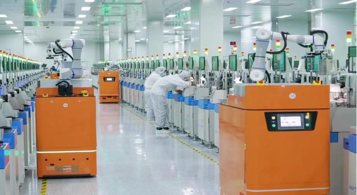 信阳市羊山新区今上半导体智能化生产车间。