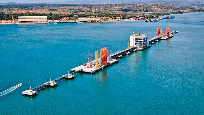 肯尼亚蒙巴萨油码头（2023 年9 月 20 日摄） 摄影 / 本刊