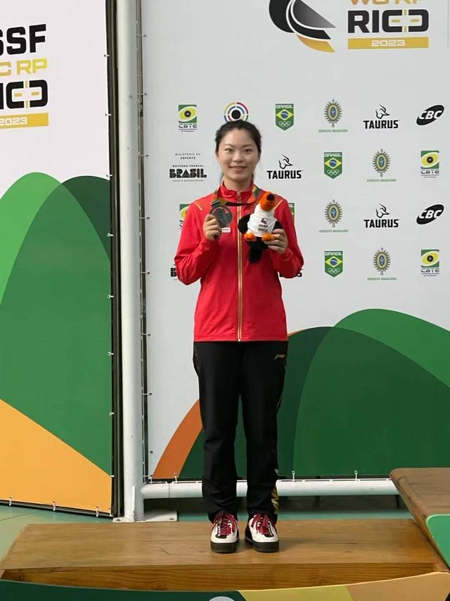 王思雨获得世锦赛冠军（受访者供图）