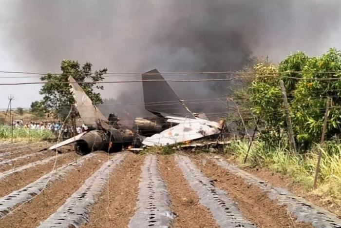 印度军机坠毁：两名飞行员受伤