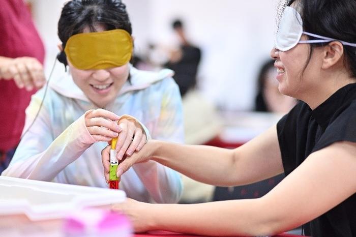 乐高集团在中国开展多项社会责任项目与当地社区参与活动，支持儿童在高品质玩乐中学习和发展