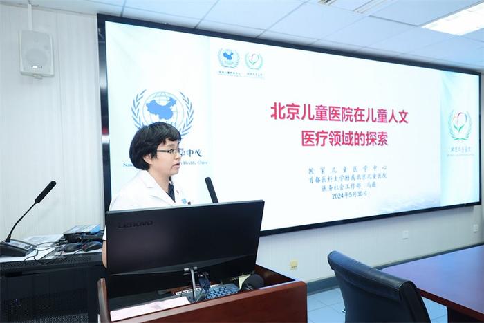 首都医科大学附属北京儿童医院医务社会工作部马薇主任表示乐高核磁共振扫描仪模型有助于提升儿童的就医效率和质量