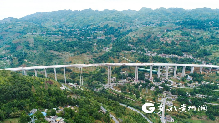 建设中的纳晴高速扈家河大桥