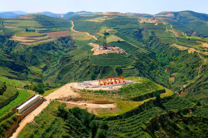 图为延长油田油井鸟瞰图