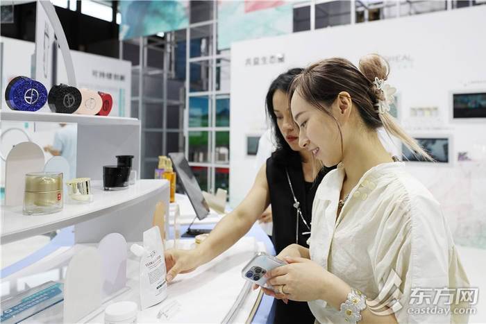 欧莱雅展台