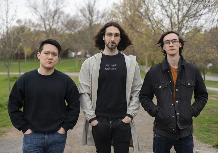 从左到右：Ivan Zhang、Aidan Gomez、Nick Frosst