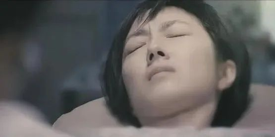 《圣诞玫瑰》剧照