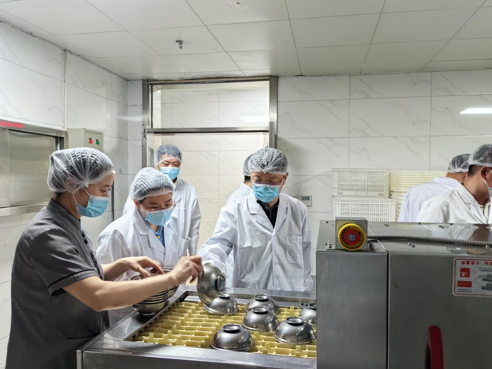 检查现场。尹训银/摄