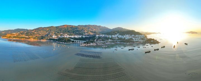 宁德市霞浦县三沙镇东壁村村貌及民宿景观（2023年12月7日摄）。新华社记者林善传摄