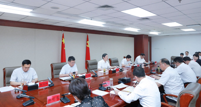 6月7日，市委书记吴晓华主持召开市委全面深化改革委员会第二十四次会议。陈月振 摄