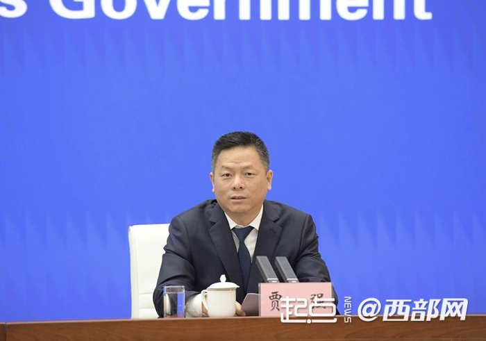 西安经开区党工委副书记,管委会主任贾强西部网讯(记者 马晴茹 实习生