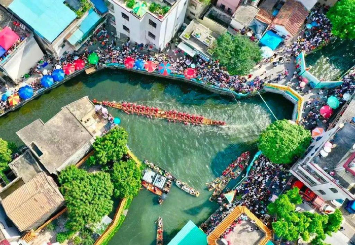 广东佛山叠滘的“龙船漂移”火出了圈