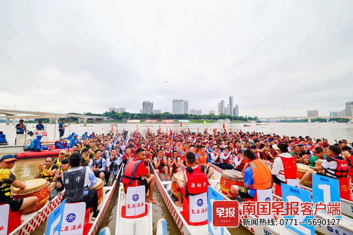 ▲参赛队伍。记者邹财麟、游拥军 摄