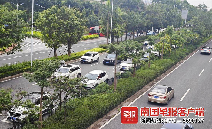 ▲6月10日下午，南宁市区各主干道通行依旧顺畅。记者 何定坚 摄