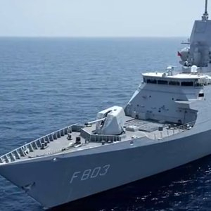 荷兰炒作中国军机在东海"不安全接近"荷兰舰机,中国军事专家驳斥!