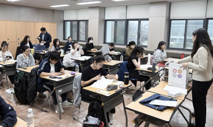韩国补习班是一个庞大的产业。（图源：社交媒体）