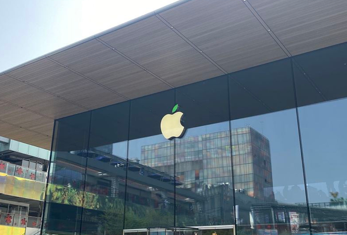 （来源：每日经济新闻、京报网、中新经纬、财联社、中国证券网、上游新闻、北京商报、网友评论等）