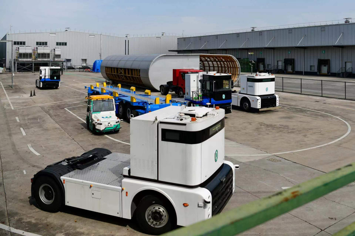 Q—Truck正在测试，劳动报记者颜筱依摄