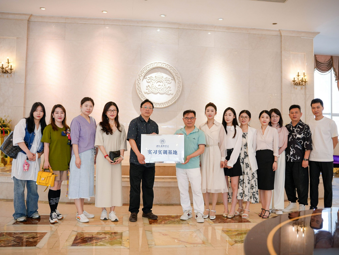 校企合作成立乔万尼"实习实训基地 " 湖北美院"订单式培养"为企业输送