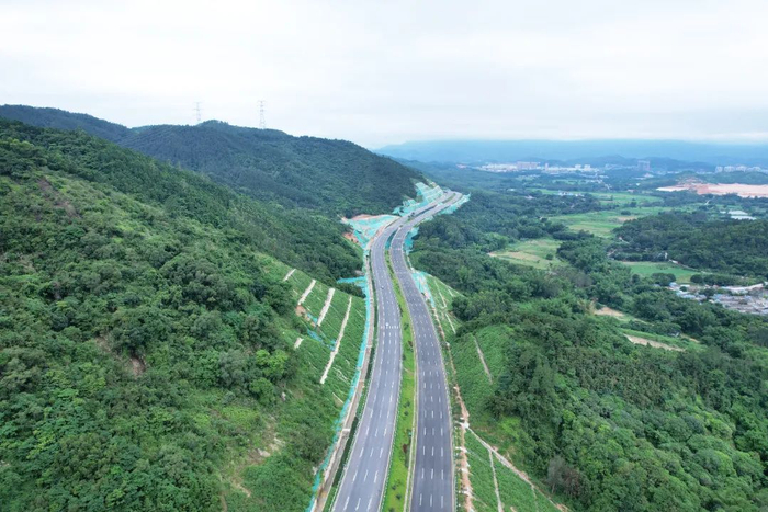 2024年6月1日，深汕特别合作区通港大道全面开通。