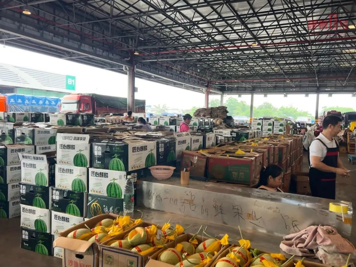 柳州海吉星市场水果区域。
