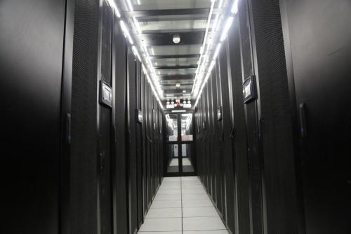 图：中国联通贵安云数据中心模块化数据机房
