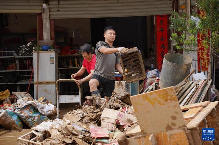 “灾后重建：新华全媒积极应对与恢复行动” 受灾 险情 降雨 洪水 部门 卢汉 持续 平远县 村民 无人机 sina.cn 第9张