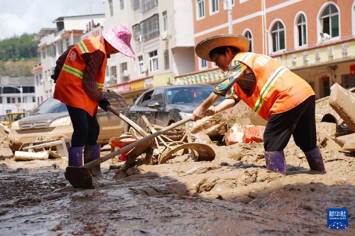 “灾后重建：新华全媒积极应对与恢复行动” 受灾 险情 降雨 洪水 部门 卢汉 持续 平远县 村民 无人机 sina.cn 第13张