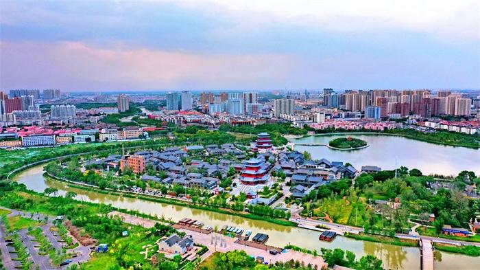 在沧州市区，大运河穿城而过，滋养了两岸儿女。宗增顺摄