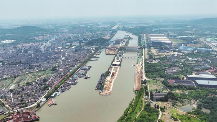     “江南第一闸”谏壁船闸    盛林娟 谢道韫 摄